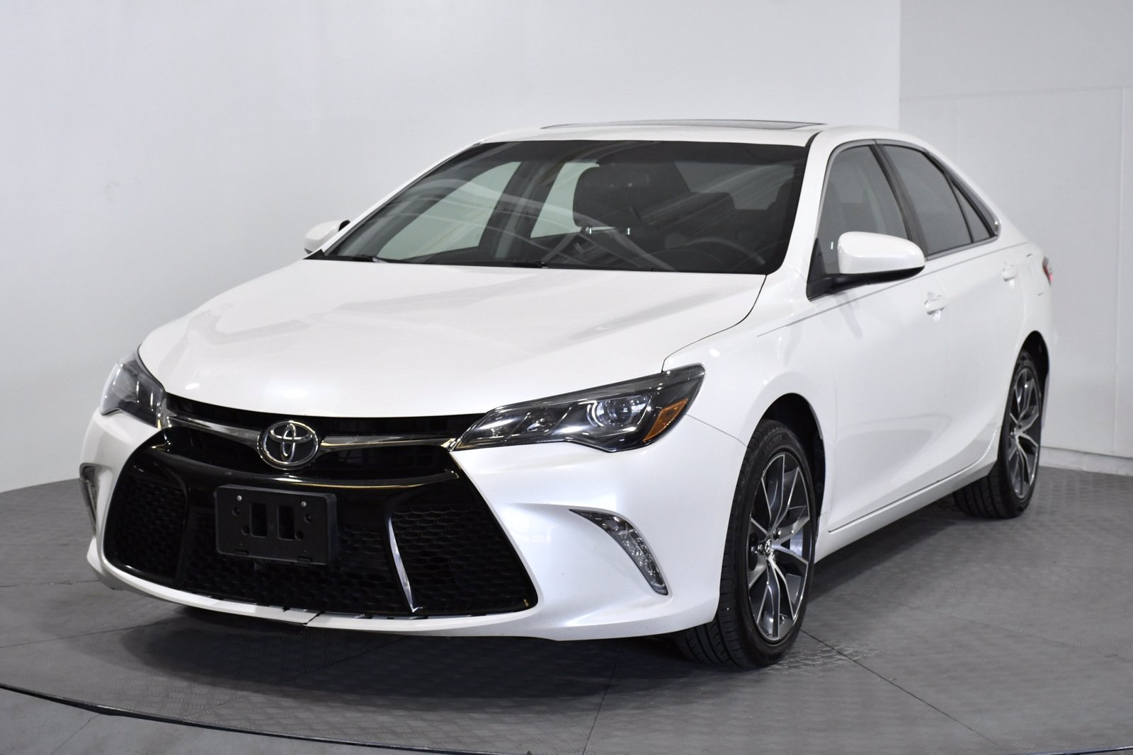 Pre-Owned 2017 Toyota Camry XSE V6 4dr Car in Palmetto Bay #J5121661A